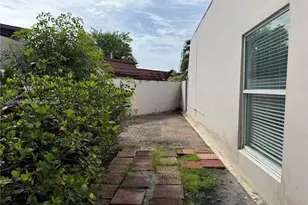 7420 Big Cypress Dr, Miami Lakes, FL 33014 - Photo 22