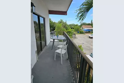 2514 Taylor St #10, Hollywood, FL 33020 - Photo 8