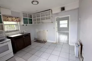 544 NW 10th St, Florida City, FL 33034 - Photo 4