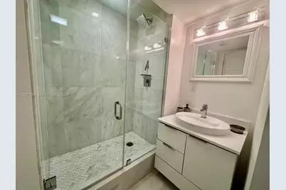 2555 Collins Ave #1400, Miami Beach, FL 33140 - Photo 16