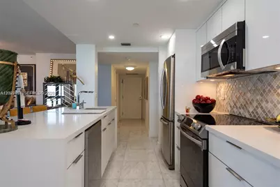 2555 Collins Ave #1400, Miami Beach, FL 33140 - Photo 10