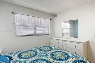 201 178th Dr, Sunny Isles Beach, FL 33160 - Photo 8