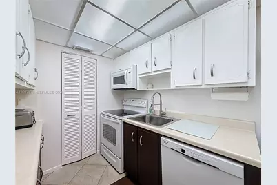 201 178th Dr #315, Sunny Isles Beach, FL 33160 - Photo 20