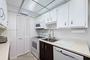 201 178th Dr, Sunny Isles Beach, FL 33160 - Photo 20