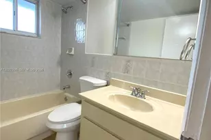 2212 W 74th St, Hialeah, FL 33016 - Photo 34