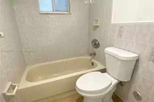 2212 W 74th St, Hialeah, FL 33016 - Photo 28