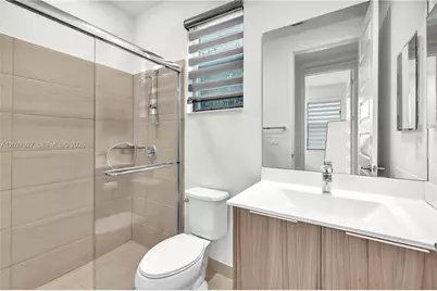10250 NW 76th Ter, Doral, FL 33178 - Photo 18