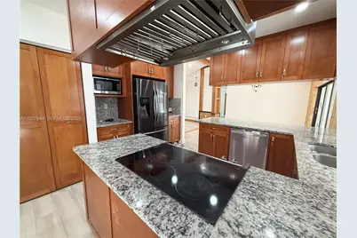 9788 NW 3rd Mnr, Coral Springs, FL 33071 - Photo 6