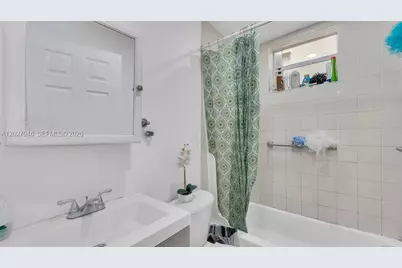 242 SW 15th Ave, Miami, FL 33135 - Photo 12