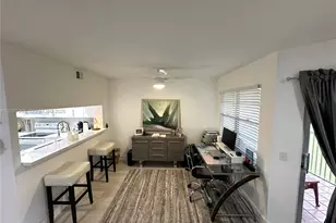 12650 SW 6th St, Pembroke Pines, FL 33027 - Photo 10