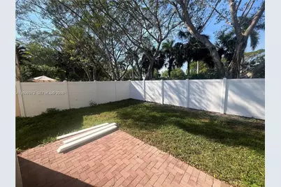 812 Garnet Cir #812, Weston, FL 33326 - Photo 16