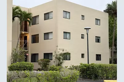 5220 Las Verdes Cir #114, Delray Beach, FL 33484 - Photo 4