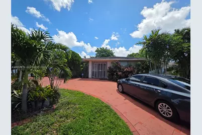 16825 NW 74th Ave, Hialeah, FL 33015 - Photo 2