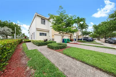476 NE 194th Ter, Miami, FL 33179 - Photo 1
