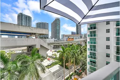 41 SE 5th St #517, Miami, FL 33131 - Photo 36