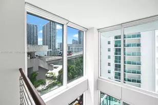 41 SE 5th St, Miami, FL 33131 - Photo 12