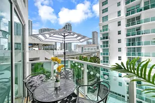 41 SE 5th St, Miami, FL 33131 - Photo 4