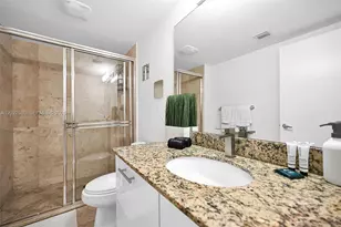 41 SE 5th St, Miami, FL 33131 - Photo 30