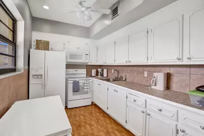 1025 SE 2nd Ave #208, Dania Beach, FL 33004 - Photo 32