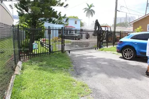 1022 NW 22nd Pl, Miami, FL 33125 - Photo 26