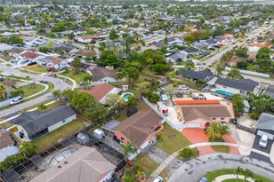 25701 SW 133rd Ct, Homestead, FL 33032 - Photo 4