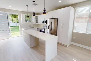 1284 NE 111th St, Miami, FL 33161 - Photo 4