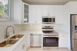1284 NE 111th St, Miami, FL 33161 - Photo 6