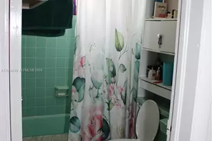 1040 NW 23rd Ct, Miami, FL 33125 - Photo 20