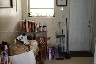 1040 NW 23rd Ct, Miami, FL 33125 - Photo 36