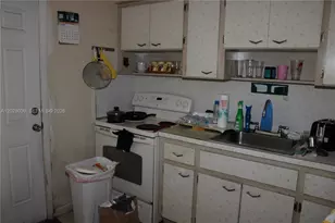 1040 NW 23rd Ct, Miami, FL 33125 - Photo 38