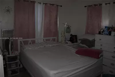 1040 NW 23rd Ct, Miami, FL 33125 - Photo 16