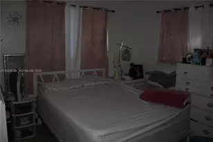 1040 NW 23rd Ct, Miami, FL 33125 - Photo 16
