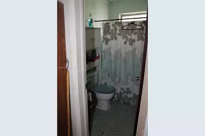 1040 NW 23rd Ct, Miami, FL 33125 - Photo 34