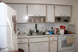 1040 NW 23rd Ct, Miami, FL 33125 - Photo 12