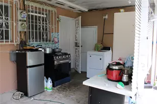 1040 NW 23rd Ct, Miami, FL 33125 - Photo 30