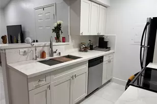 15570 SW 105th Ln, Miami, FL 33196 - Photo 2