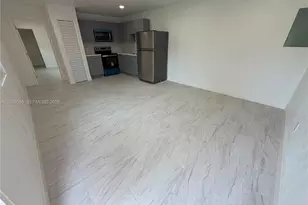 19321 SW 196th St, Miami, FL 33187 - Photo 2