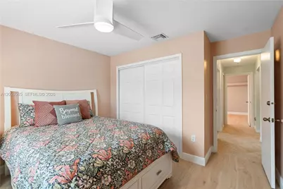 1090 NW 192nd Ave, Pembroke Pines, FL 33029 - Photo 20