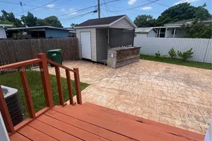 8370 SW 27th Ln, Miami, FL 33155 - Photo 16