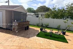 8370 SW 27th Ln, Miami, FL 33155 - Photo 10