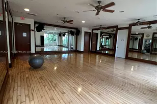 19501 W Country Club Dr, Aventura, FL 33180 - Photo 6