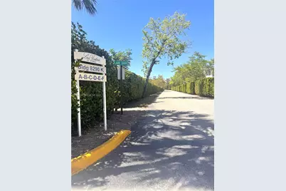 8290 Lake Dr #506, Doral, FL 33166 - Photo 8