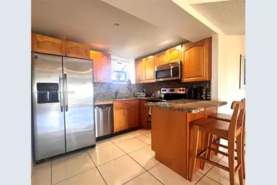 8290 Lake Dr #506, Doral, FL 33166 - Photo 1