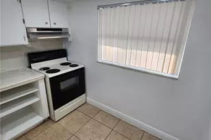 461 NW 107th Ave, Miami, FL 33172 - Photo 10