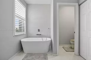 19018 NW 23rd Pl, Pembroke Pines, FL 33029 - Photo 8