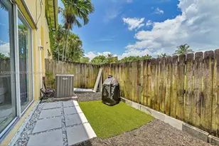 2620 Pierce St, Hollywood, FL 33020 - Photo 16
