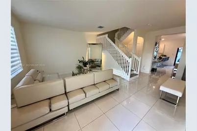 11445 W 33rd Ln, Hialeah, FL 33018 - Photo 4