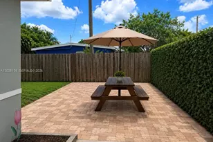 810 NE 3rd Ave, Pompano Beach, FL 33060 - Photo 10