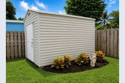 810 NE 3rd Ave, Pompano Beach, FL 33060 - Photo 6