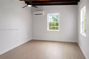 810 NE 3rd Ave, Pompano Beach, FL 33060 - Photo 10